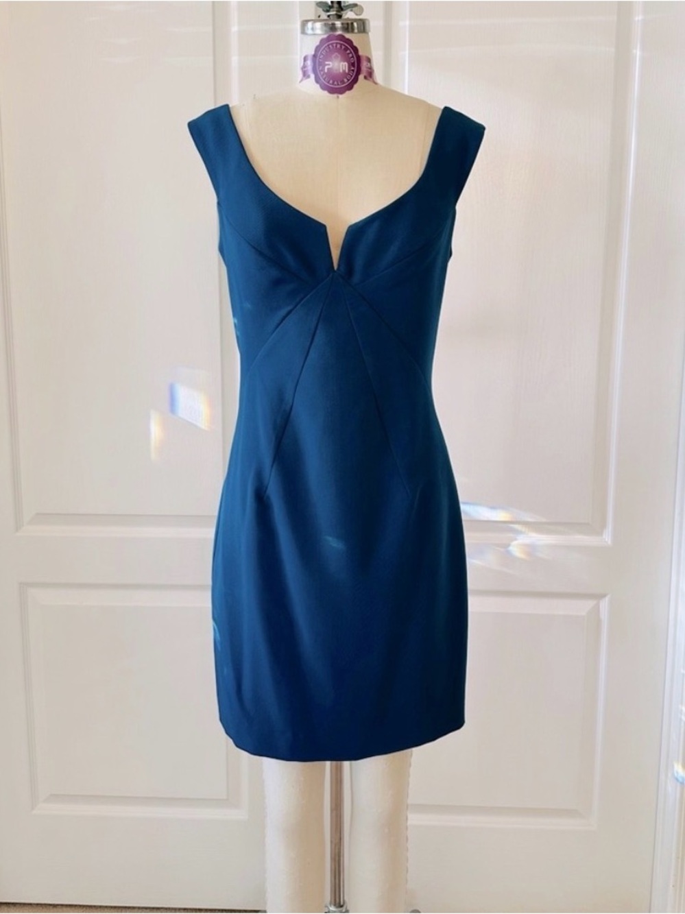 Sleeveless Teal V-Neck Sheath Dress Body-con.